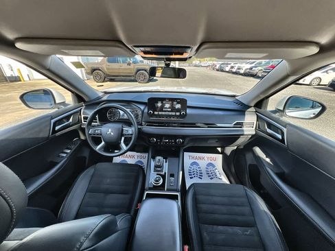 Used 2024 Mitsubishi Outlander SE image 20