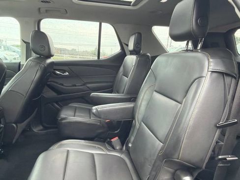 Used 2018 Chevrolet Traverse LT FWD image 15
