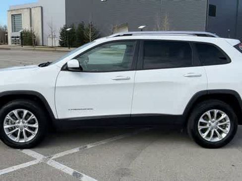 Used 2020 Jeep Cherokee Latitude AWD/4WD image 5