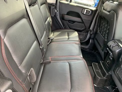 Used 2021 Jeep Wrangler Unlimited Rubicon AWD/4WD image 15