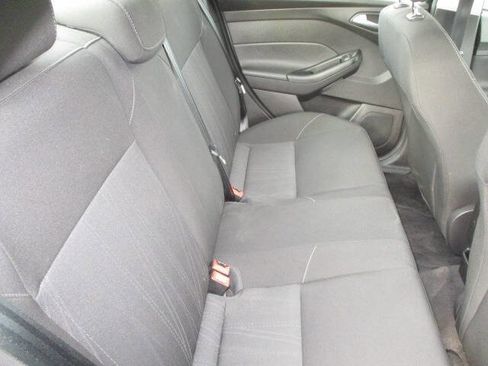 Used 2018 Ford Focus SE image 29