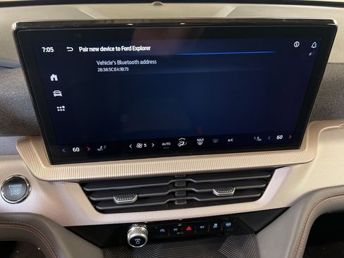 New 2025 Ford Explorer Active image 9