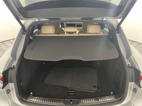 Used 2025 Porsche Macan image 21