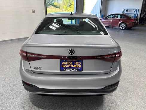 Used 2025 Volkswagen Jetta Sport FWD image 6