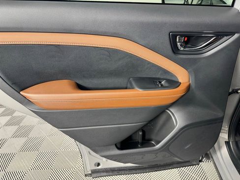 Used 2025 Subaru Forester Touring image 28