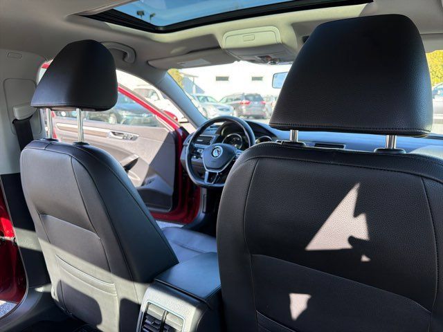 Used 2018 Volkswagen Passat 2.0T SE FWD image 25