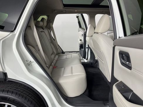 Used 2023 Nissan Rogue SL FWD image 46