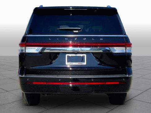 Used 2024 Lincoln Navigator Reserve AWD/4WD image 5