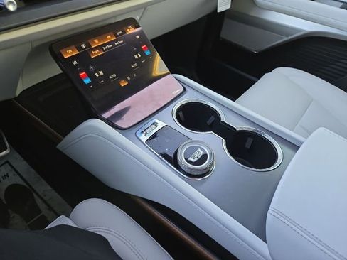 New 2026 Cadillac Vistiq Luxury image 23