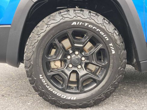 Used 2019 Jeep Cherokee Trailhawk w/ Comfort/Convenience Group image 13