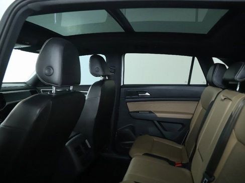 Used 2021 Volkswagen Atlas Cross Sport SEL R-Line w/ Luggage Net & Mats Package image 19