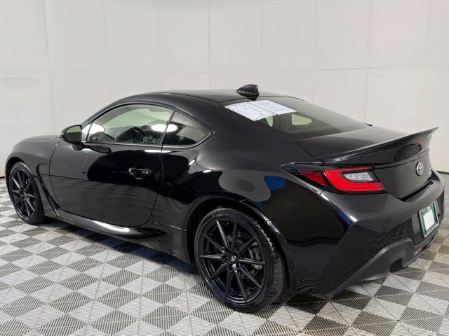 Used 2025 Toyota GR86 Premium RWD image 4