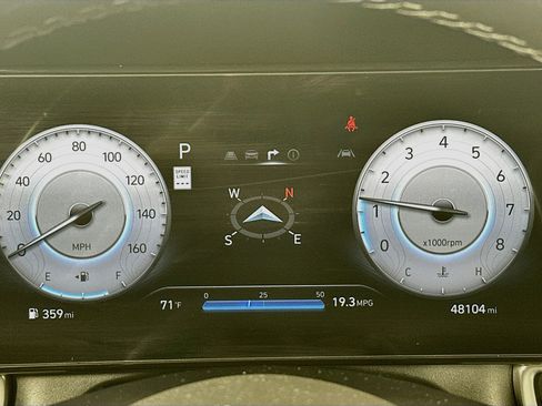 Used 2025 Hyundai Elantra Limited FWD image 19