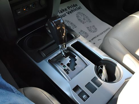 Used 2020 Toyota 4Runner Limited AWD/4WD image 23