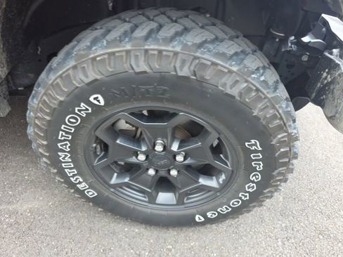 Used 2022 Jeep Gladiator Willys image 8