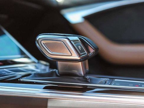 Used 2022 Audi RS 6 w/ Executive Package image 25