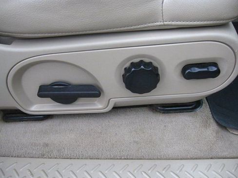 Used 2006 Ford F150 Lariat image 25