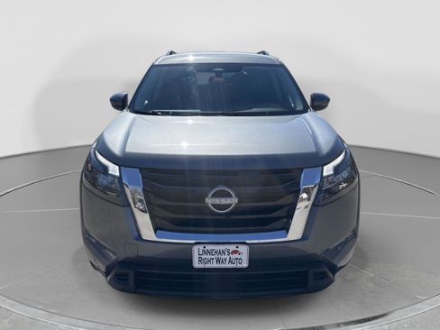 Used 2025 Nissan Pathfinder SV AWD/4WD image 3