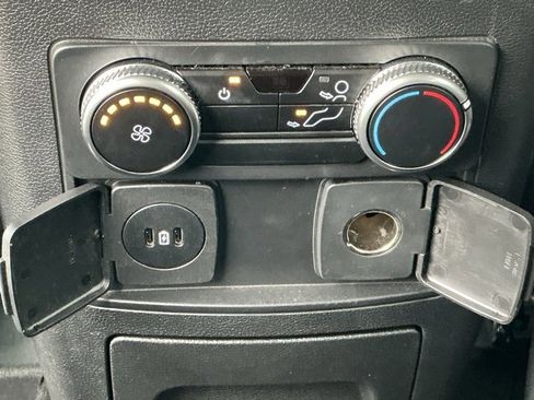 Used 2023 Ford Explorer XLT image 11