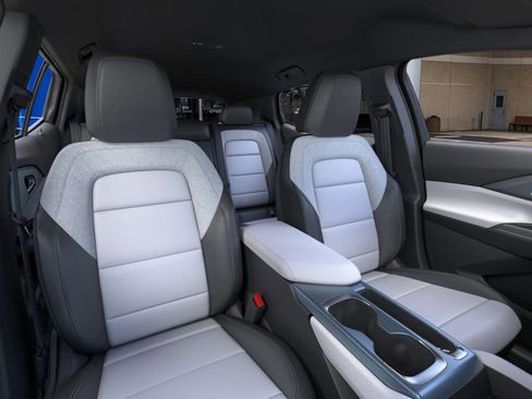 New 2026 Chevrolet Equinox EV LT image 16