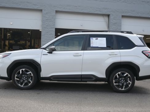 Used 2025 Subaru Forester Limited image 6