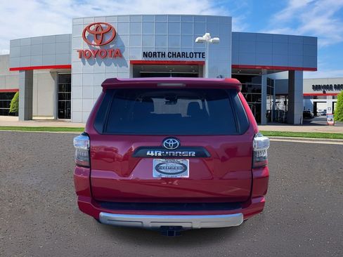 Used 2024 Toyota 4Runner TRD Off-Road Premium image 9