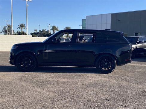 Used 2023 Land Rover Range Rover Long Wheelbase SE image 30