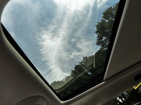 Used 2020 Chrysler Pacifica Limited FWD image 11
