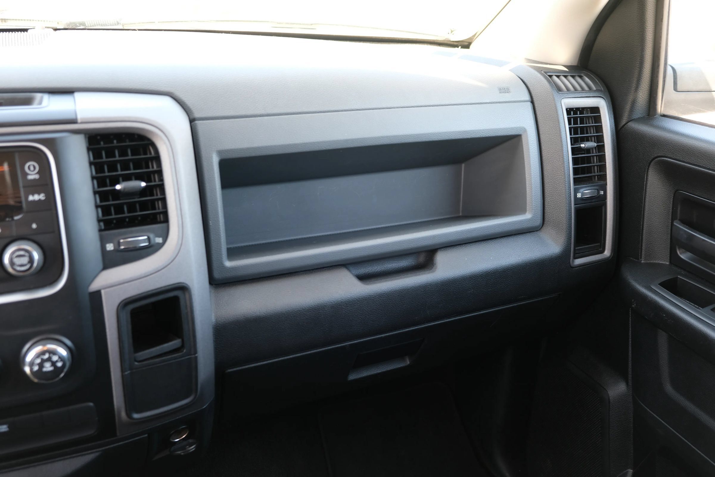 Used 2017 RAM 1500 Express AWD/4WD image 25