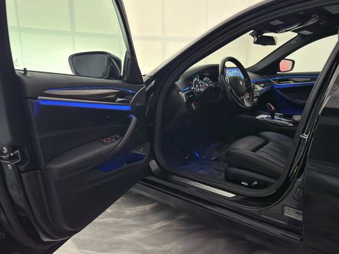 Used 2019 BMW 530i xDrive w/ Convenience Package AWD/4WD image 16