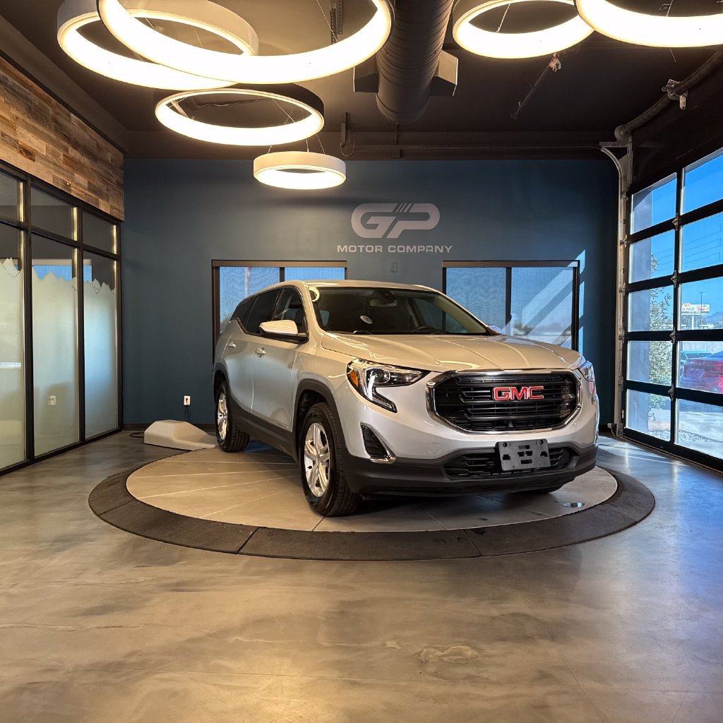 Used 2020 GMC Terrain SLE AWD/4WD image 1