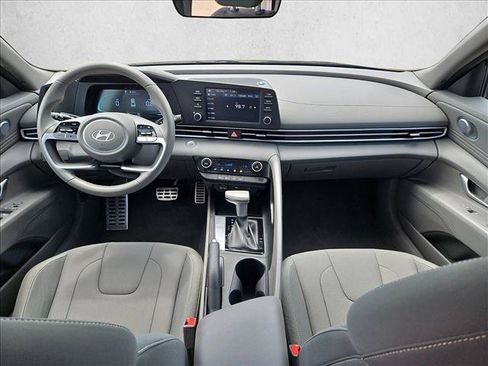Used 2026 Hyundai Elantra Sport FWD image 17