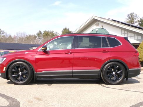 Used 2018 Volkswagen Tiguan SE image 3