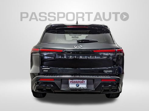 Used 2023 INFINITI QX60 Luxe w/ Performance Audio Package image 3