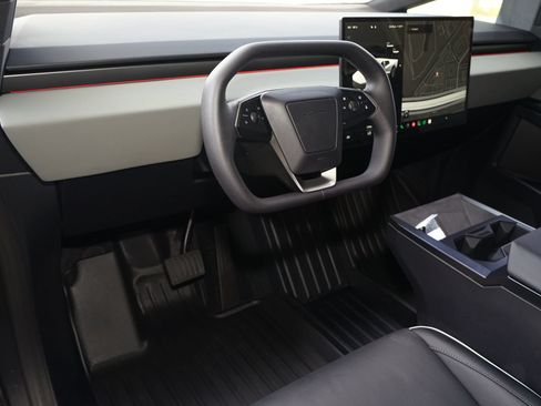 Used 2026 Tesla Cybertruck AWD Crew Cab image 2