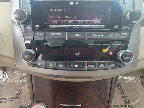 Used 2011 Toyota Avalon Limited image 33