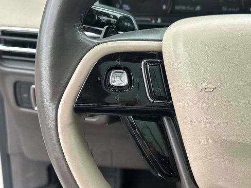 Used 2022 Lincoln Corsair AWD w/ Premium Package image 22