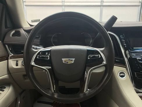 Used 2017 Cadillac Escalade Premium Luxury AWD/4WD image 10
