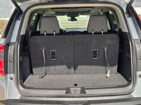 Used 2023 GMC Acadia SLT w/ Elevation Edition image 27