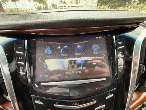 Used 2017 Cadillac Escalade ESV Premium Luxury RWD image 41
