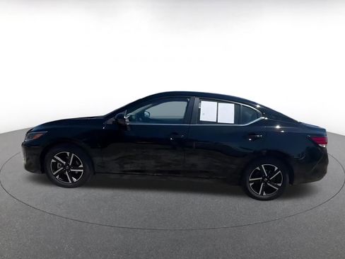 Used 2025 Nissan Sentra SV FWD image 9