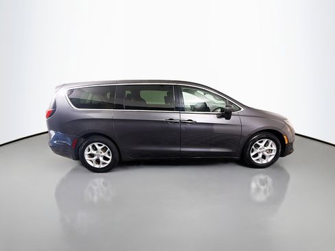 Used 2018 Chrysler Pacifica Touring Plus w/ Tire & Wheel Group image 11