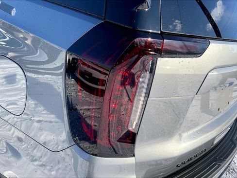 Used 2023 GMC Yukon XL SLT image 30