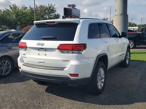 Used 2022 Jeep Grand Cherokee Laredo E AWD/4WD image 4