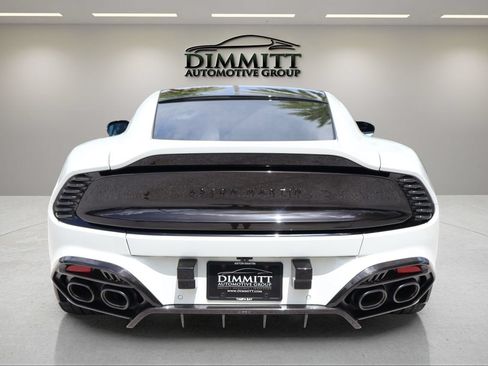 Used 2025 Aston Martin Vanquish RWD image 4