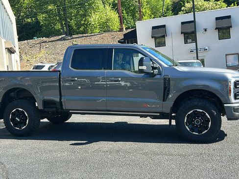 Used 2025 Ford F250 Platinum w/ Tremor Off-Road Package AWD/4WD image 9