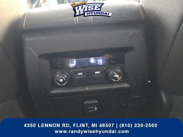 Used 2019 Chevrolet Traverse LT FWD image 19