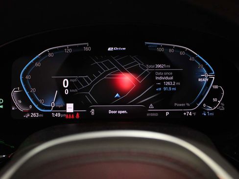 Used 2021 BMW 530e 530e w/ M Sport Package image 22