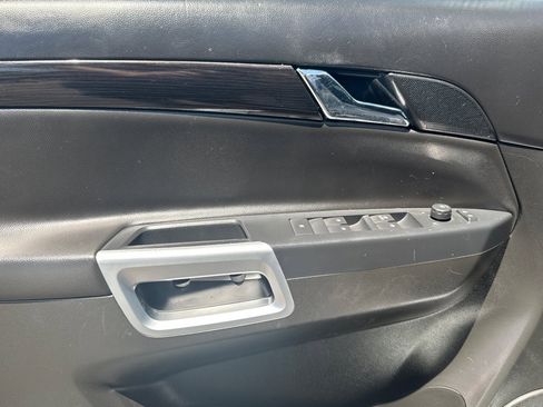 Used 2015 Chevrolet Captiva Sport LT w/ Convenience Package image 12