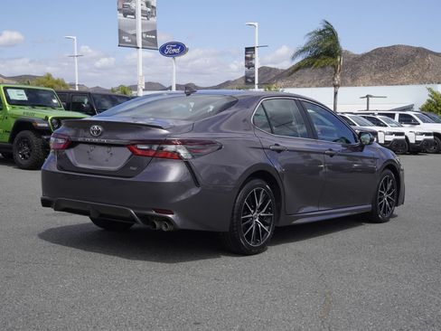 Used 2023 Toyota Camry SE FWD image 4